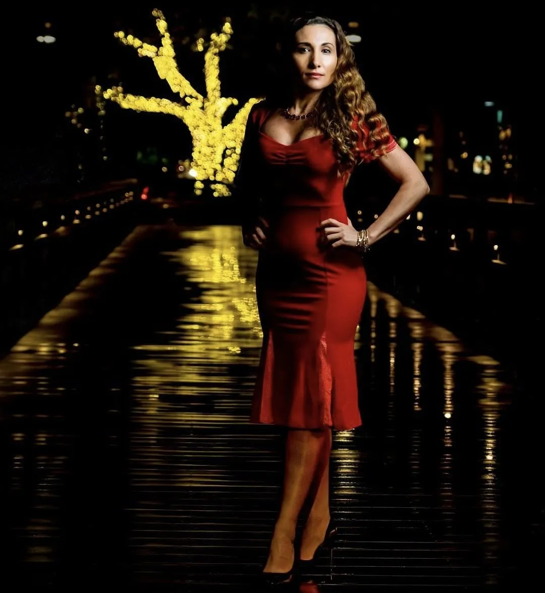 Analía Camarda - Vestido Rojo